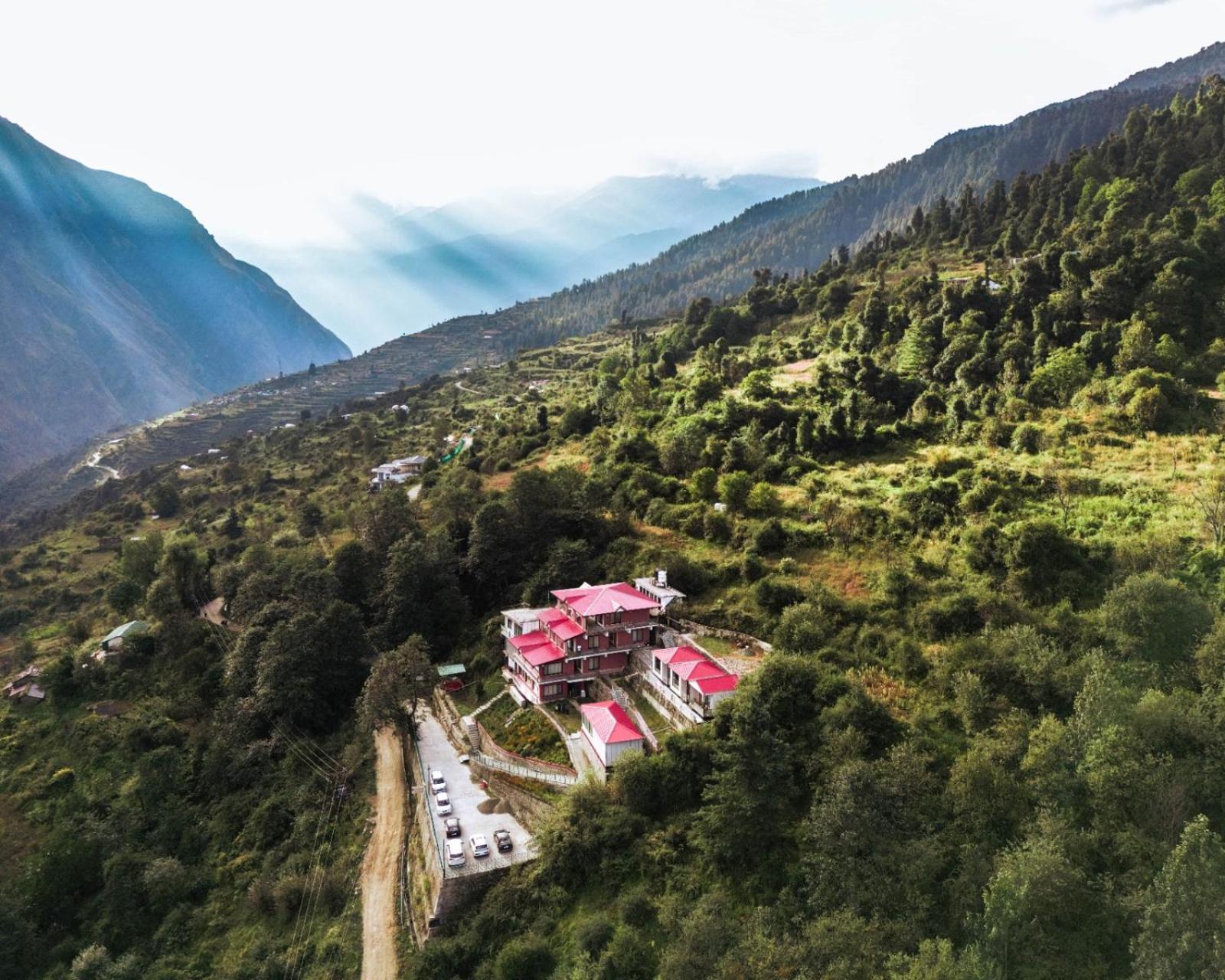 Resort Amaze Auli Joshimath Ngoại thất bức ảnh